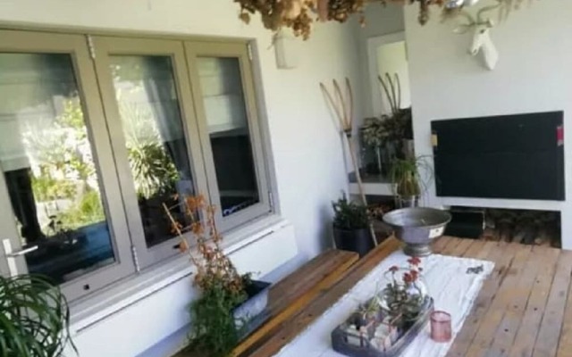 Le Petit Village Gem