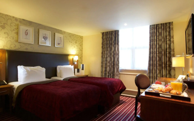 Gloucester Robinswood Hotel