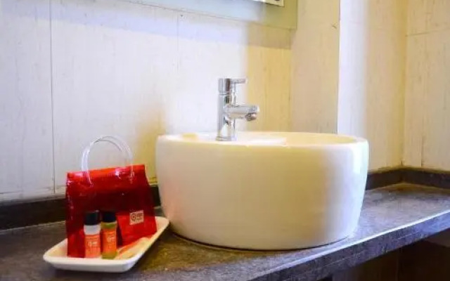 Pelican Hotel by OYO Rooms