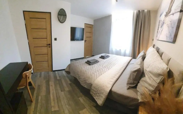 Cicha4 Apartments