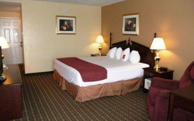 OYO Hotel Lebanon MO I-44