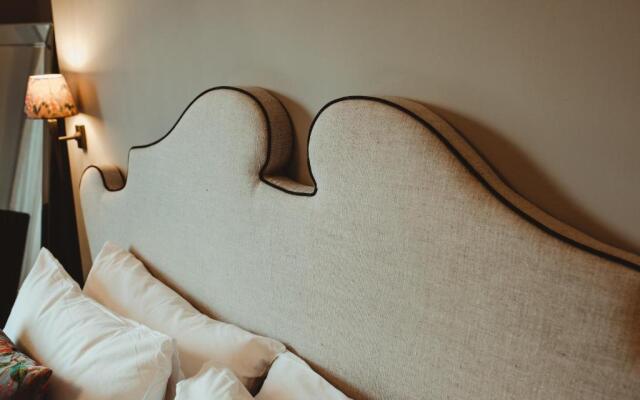 ch1 boutique stays - queen suite