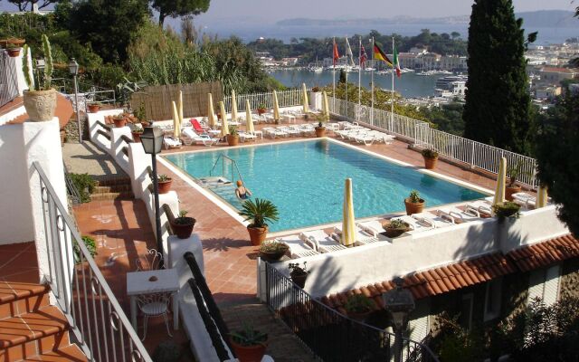 Don Pedro Hotel