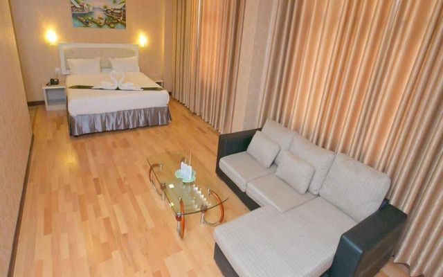 Korat Hotel (SHA Plus+)