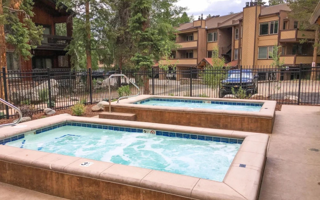 800 Columbine Road Condo Unit B9