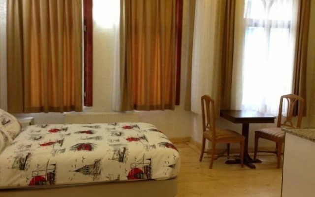 Taksimparis Apartments