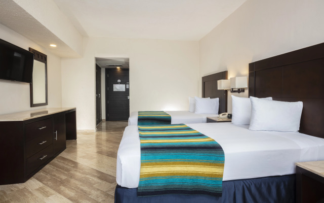 Crown Paradise Club Cancun All Inclusive