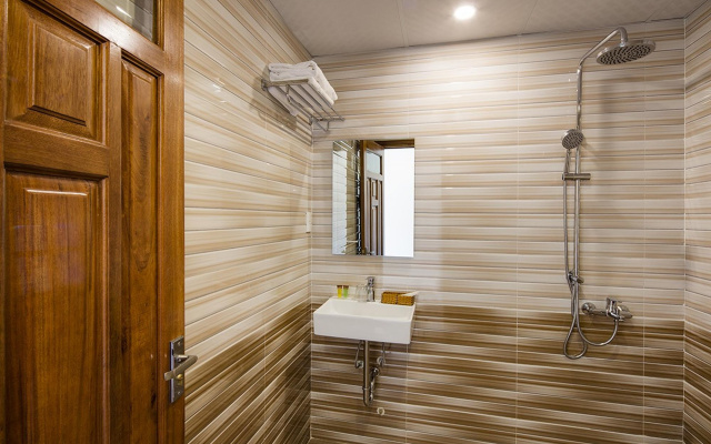 Vinh Quang Hotel