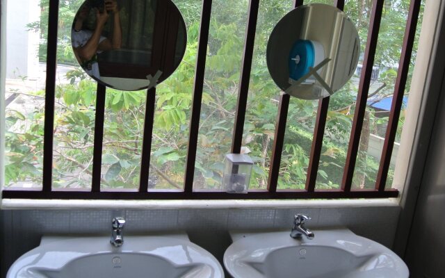 First Inn Bangkok Hostel