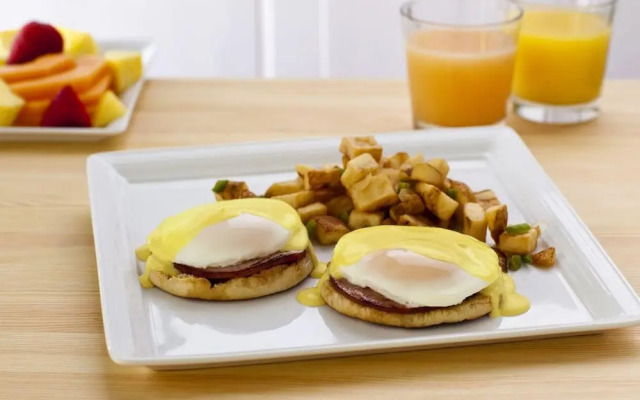 Holiday Inn & Suites Atlanta Airport-North