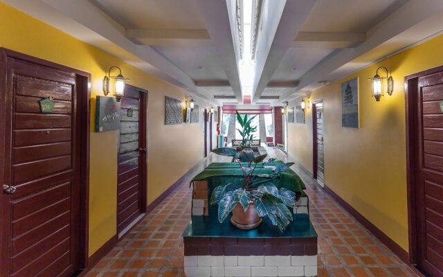 OYO Yellow Tique Hotel