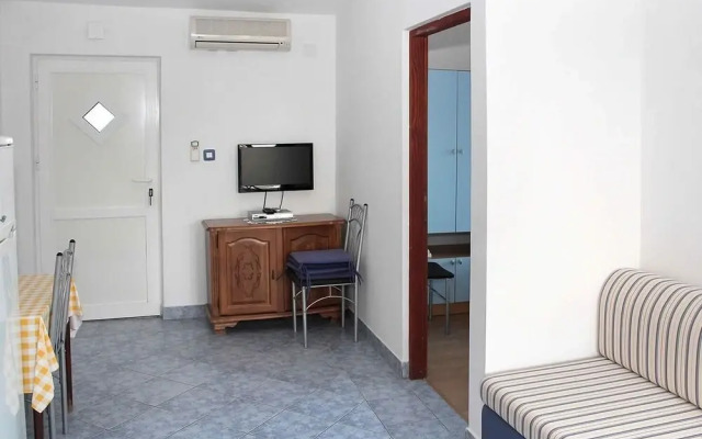 Vink - 80 m From Beach - A4