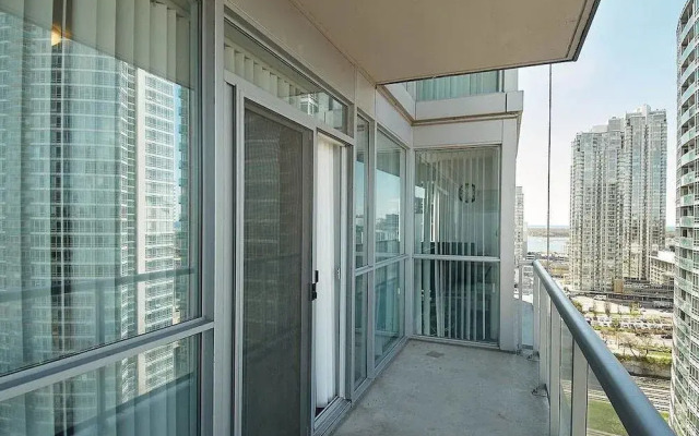 Toronto Suite Rentals - Fly Condo