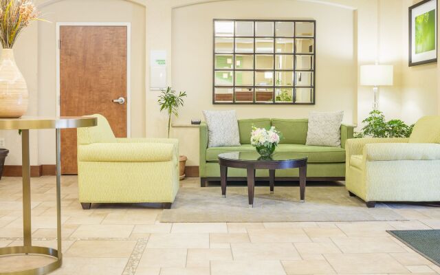 Holiday Inn Manchester Airport by IHG