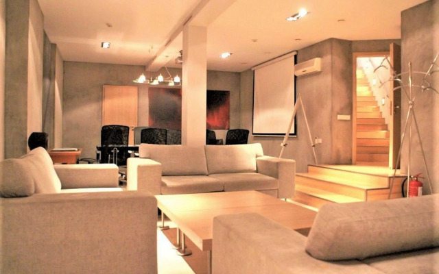 Rixwell Centra Hotel