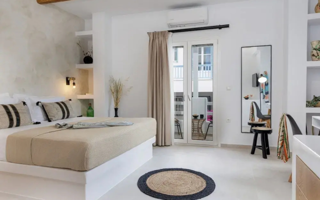 Arch Chora Home Next to the Old Castle