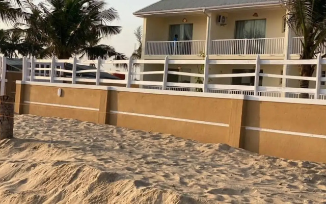 Wavecrest Beach Hotel & Resort