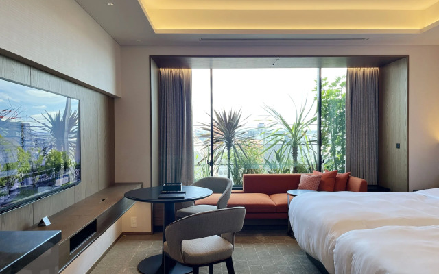 Tiad, Autograph Collection