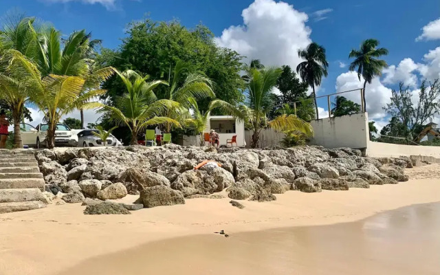 The Art Studio 12 Beachfront Apartment Barbados