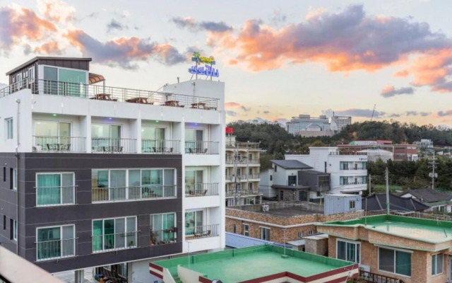 Sokcho Santorini Pension