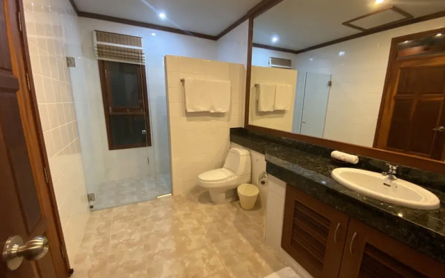 4 Bedroom Villa TG48 on beachfront resort SDV288-By Samui Dream Villas