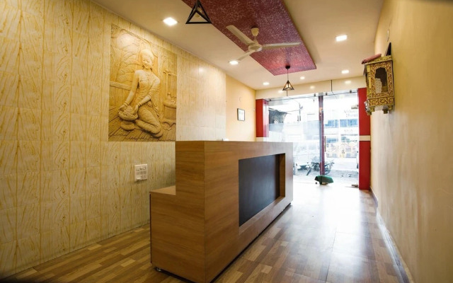 Spot On 23725 Jay Shanti Palace Hotel