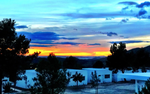 Puig Campana Nature Suites Hotel & BTT