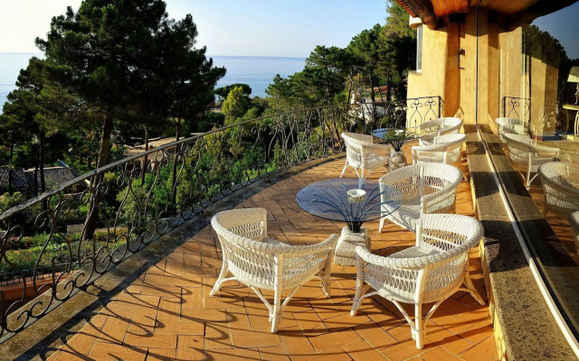 Hotel Porto Pirgos