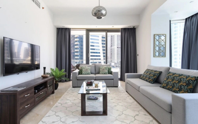 Spacious 2BR Dubai Marina Apartment, Amazing Location!