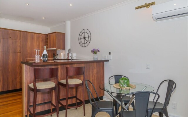 Princes Wharf - Charming 1BR Apartment