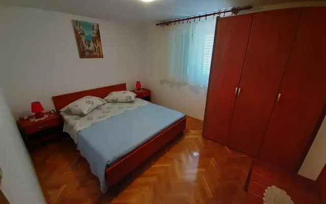 Cozy Apartments With Private Balcony Vinisce