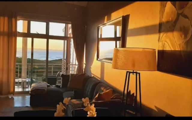 Beachfront 3-bedroom with Robben Island views
