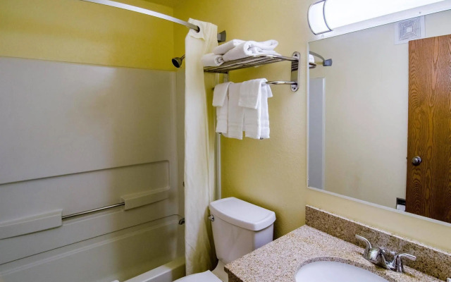 Motel 6 Montoursville, PA - Williamsport