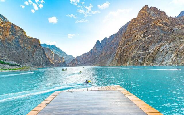 Luxus Hunza Attabad Lake Resort