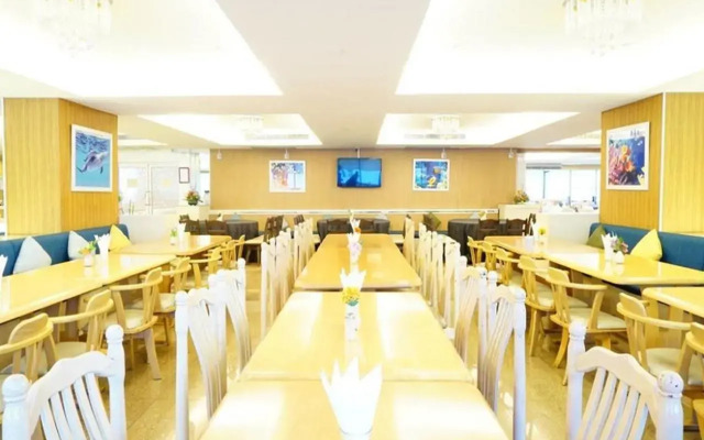 Bay Hotel Srinakarin