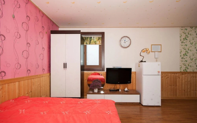 Daebudo Sea and Pine Pension