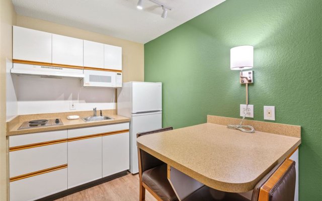 Extended Stay America Suites Washington DC Falls Church