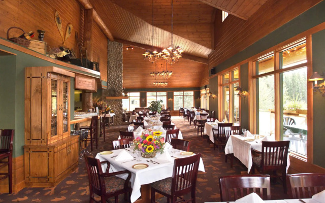 Pyramid Lake Lodge
