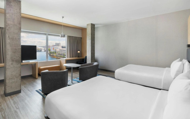 Aloft Tampa Downtown