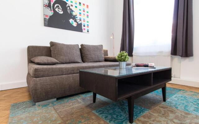 Design Apartments I contactless check-in