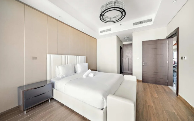 Modern 1BR With Stunning Views in Business Bay