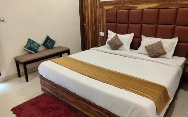 OYO 22115 Hotel D Plaza
