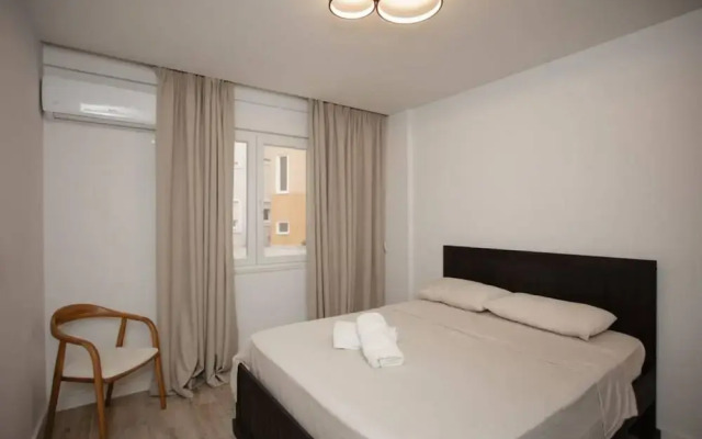 The Luxury Garden Apartment