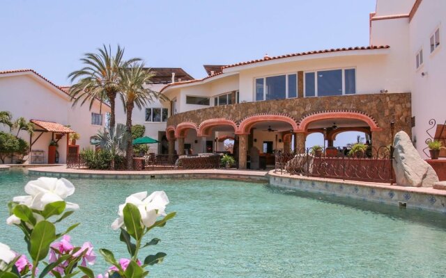 Country Club Relaxing Suite Pool