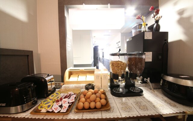 Tongyeong Adios Hotel