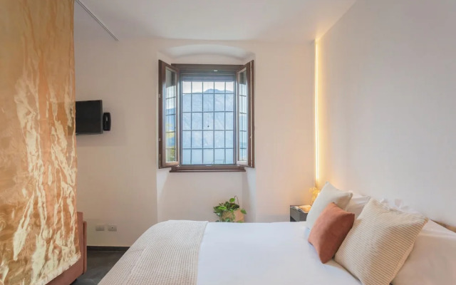 Cozy Nest on the Lake by Rent all Como