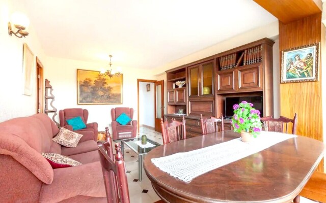 Apartment with 2 Bedrooms in Tarragona, with Wifi