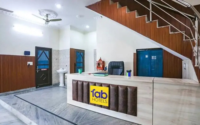 Fabhotel White Retreat Inn