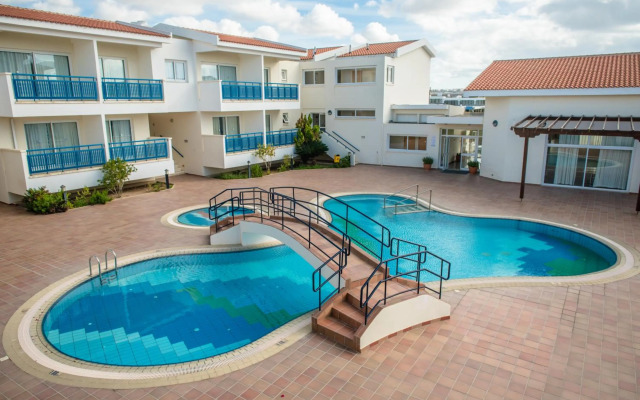 Cynthiana Beach Hotel