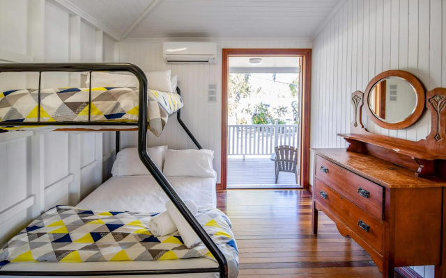 Island Adventure Holiday House – Guest Rooms – Magnetic Island